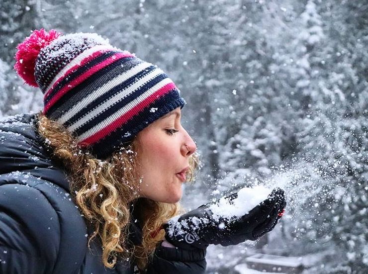 史上最强雪暴席卷大温! 全城都瘫痪了 温村村民们却玩疯了 今晚还要下25cm!