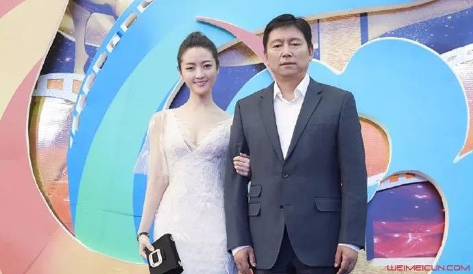 爆! 北影院长离婚娶小30岁女学生 为她拍电影 请大咖当陪衬 疑遭处分