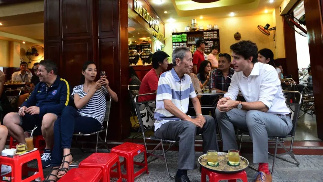 特鲁多大温作秀！跑到华人爱去的网红店