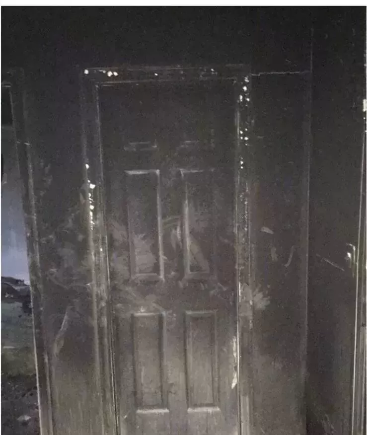 睡觉时关不关卧室门? 一个动作隔开生死 转发救人一命! 90%的人都不知道