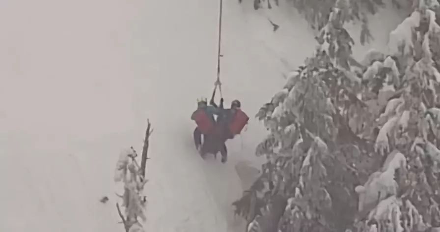 危险! 大温滑雪胜地发生雪崩 至少1人被埋! 今又下雪 救援队取消搜救！