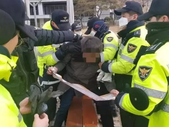 这国1.8万亿养的老外很嚣张 轧死学生都无罪释放