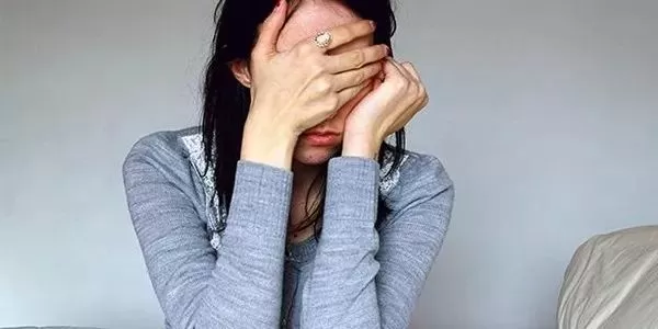 华裔妈妈深夜关门痛哭：为什么我们的孩子不愿意回中国了？
