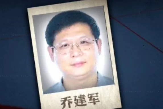 华人夫妇在加拿大疯狂买房 当街被捕 没收6套房 老公一夜白头 老婆撒泼打人