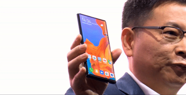刚刚 华为震撼世界! 5G折叠手机发布 现场一片尖叫! 价格能买两个iPhone XS