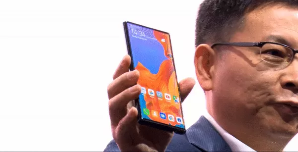 刚刚 华为震撼世界! 5G折叠手机发布 现场一片尖叫! 价格能买两个iPhone XS