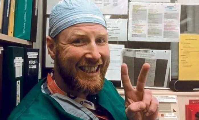骇人! 光天化日下 BC爸爸在公司门口被乱枪打死 孩子刚刚出生 妻子悲痛欲绝!