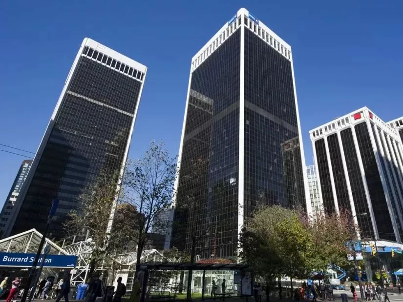 李嘉诚杀回温哥华买房了！一出手就是4栋楼 大佬抄底 你敢不敢跟？