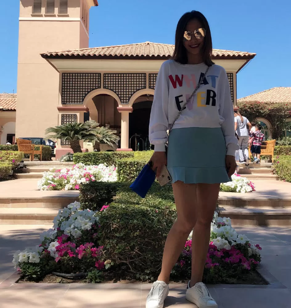 吴奇隆前妻马雅舒全家福曝光，混血儿女超美继女高颜值