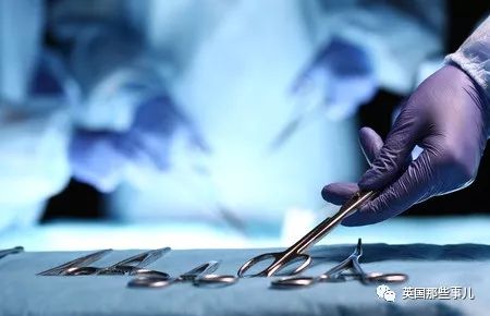 印度脱发富商执意植发9000根，没想到在3700根后不幸死亡