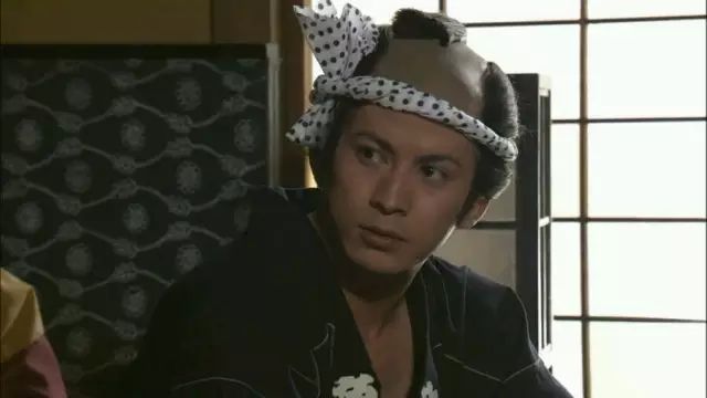 日本武士的谜之发型起源史：帅不帅，剃个月代头就知道了！
