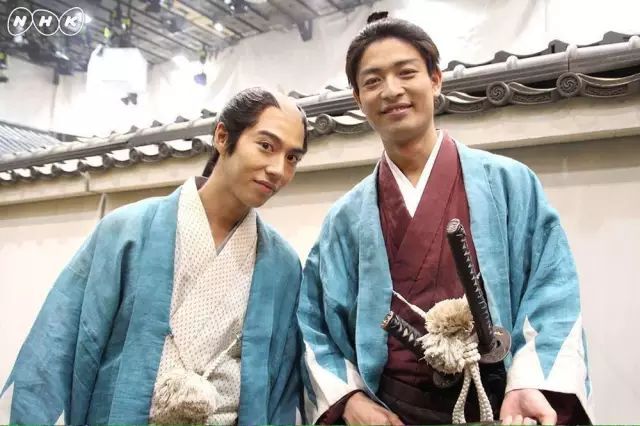 日本武士的谜之发型起源史：帅不帅，剃个月代头就知道了！