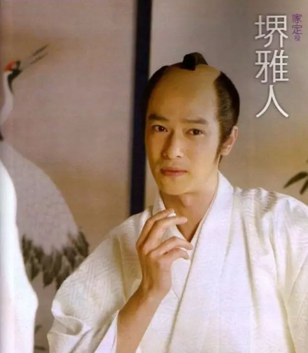 日本武士的谜之发型起源史：帅不帅，剃个月代头就知道了！