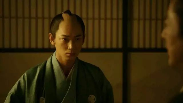 日本武士的谜之发型起源史：帅不帅，剃个月代头就知道了！