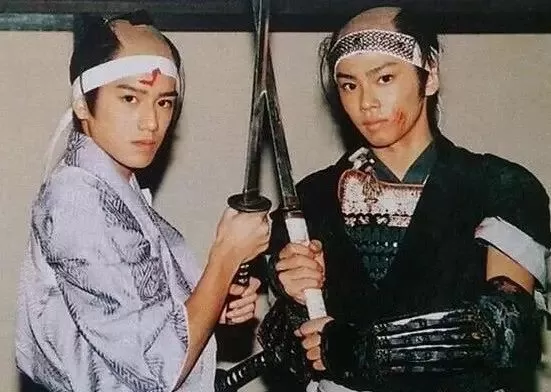 日本武士的谜之发型起源史：帅不帅，剃个月代头就知道了！