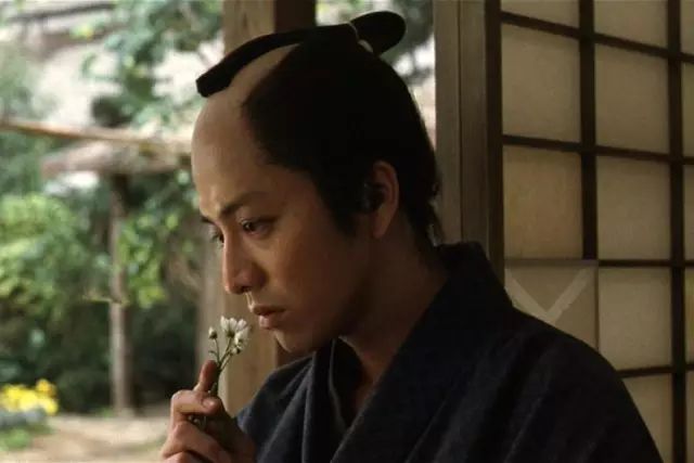 日本武士的谜之发型起源史：帅不帅，剃个月代头就知道了！