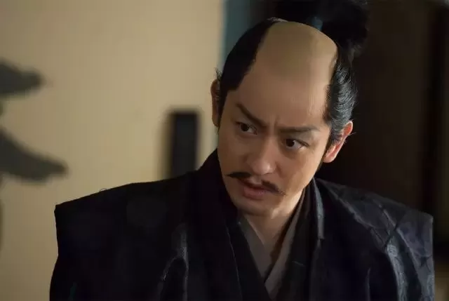 日本武士的谜之发型起源史：帅不帅，剃个月代头就知道了！