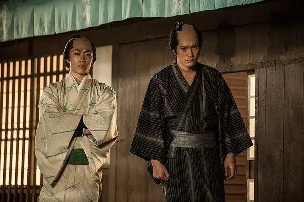 日本武士的谜之发型起源史：帅不帅，剃个月代头就知道了！