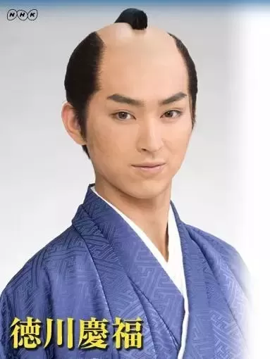 日本武士的谜之发型起源史：帅不帅，剃个月代头就知道了！