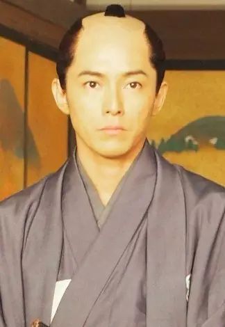 日本武士的谜之发型起源史：帅不帅，剃个月代头就知道了！