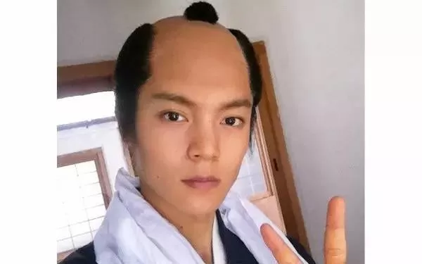 日本武士的谜之发型起源史：帅不帅，剃个月代头就知道了！