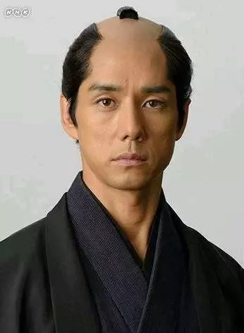日本武士的谜之发型起源史：帅不帅，剃个月代头就知道了！