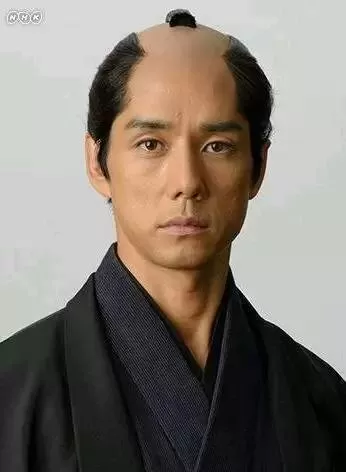 日本武士的谜之发型起源史：帅不帅，剃个月代头就知道了！