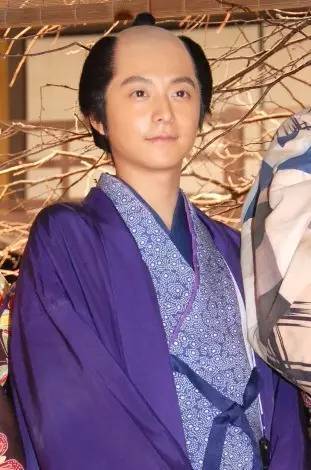 日本武士的谜之发型起源史：帅不帅，剃个月代头就知道了！