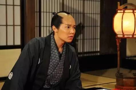 日本武士的谜之发型起源史：帅不帅，剃个月代头就知道了！