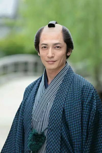 日本武士的谜之发型起源史：帅不帅，剃个月代头就知道了！