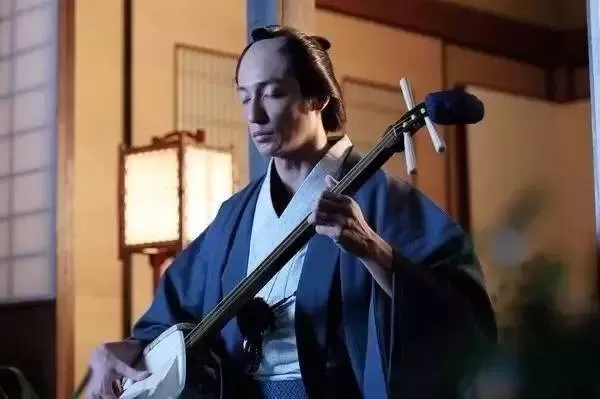 日本武士的谜之发型起源史：帅不帅，剃个月代头就知道了！