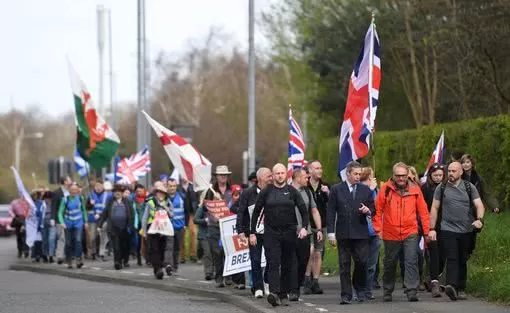 英国爆发大游行 上百万人上街要求把脱欧问题交给人民