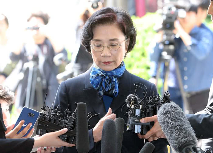 大韩航空董事长被踢出局 这个“怪物家族”有多糟？