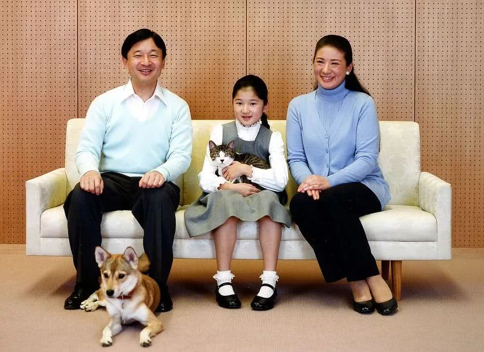 走近日本新天皇德仁一家：学霸、情圣、非主流？