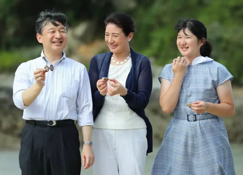 走近日本新天皇德仁一家：学霸、情圣、非主流？