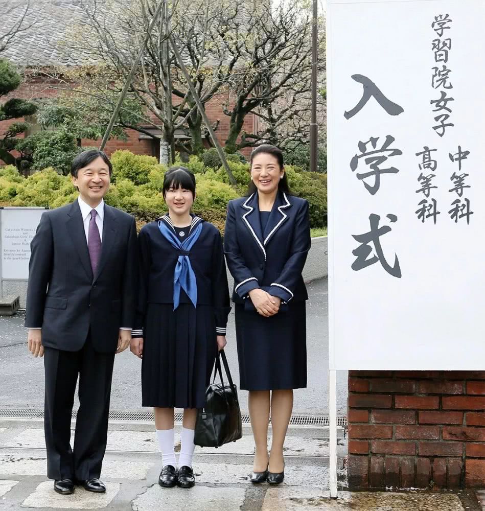 走近日本新天皇德仁一家：学霸、情圣、非主流？