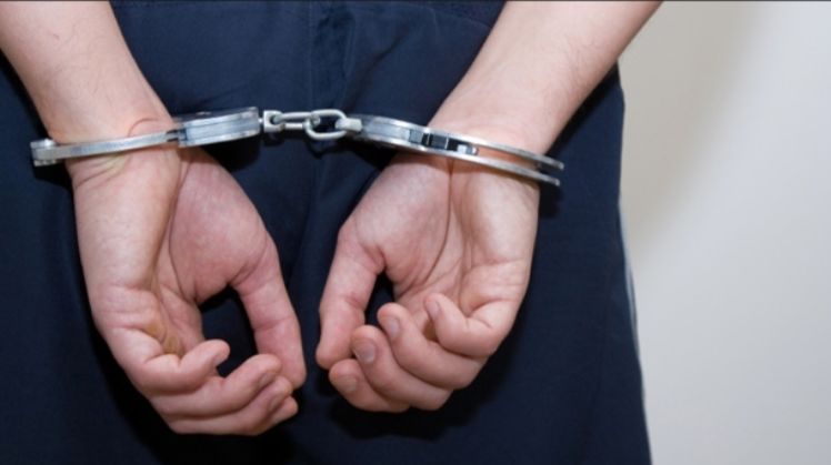 惊爆! 温哥华中国留学生遭绑架 被扒光衣服拍裸照 刀扎眼睛 生不如死!