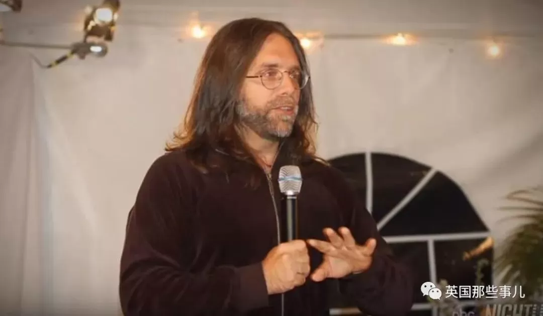 替邪教招募性奴的美国女明星终于栽了！她背后的黑暗组织，细思极恐。