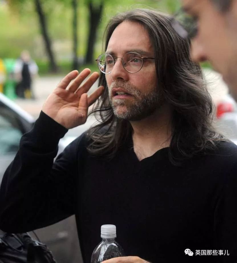 替邪教招募性奴的美国女明星终于栽了！她背后的黑暗组织，细思极恐。