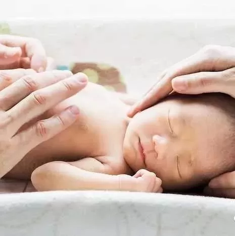 医生失手摔死新生儿却向家属谎称病死，医院隐瞒三年终究曝光
