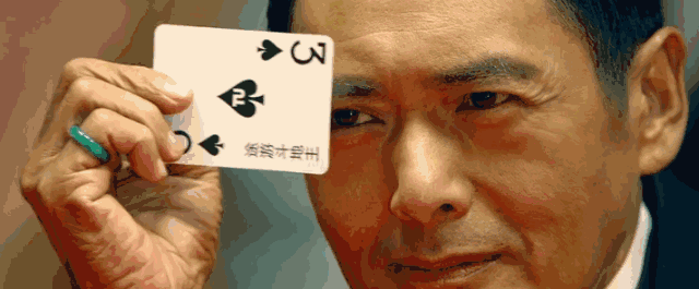 特斯拉5秒内迅速爆燃 烧成黑炭! 车主吓得一晚上没睡 邻居也惨了……