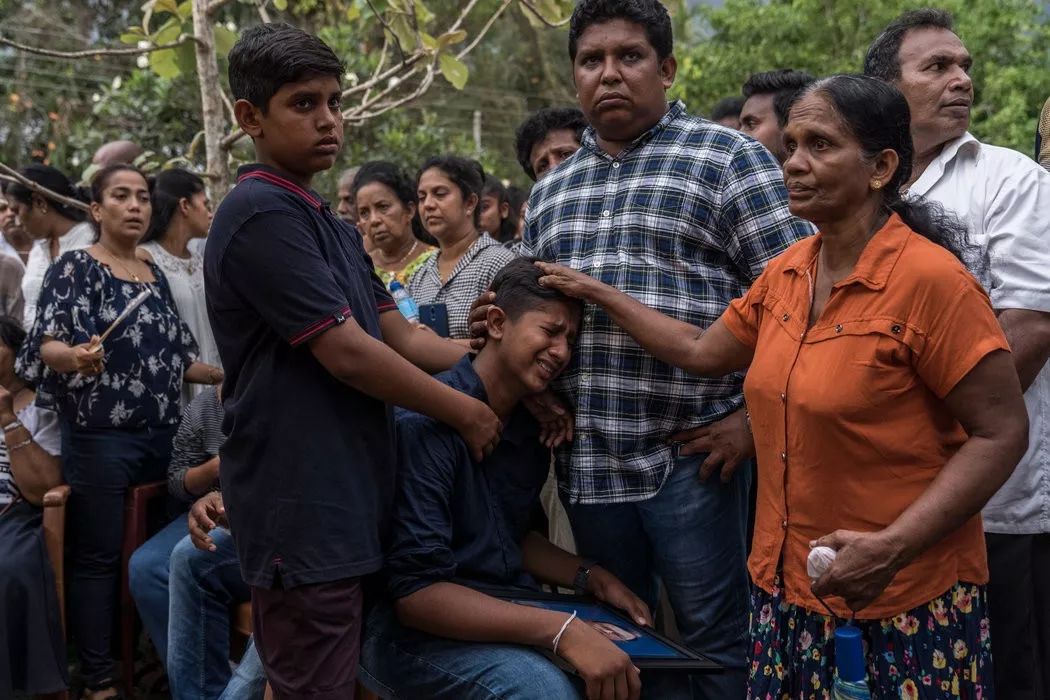 紧急! 恐袭爆炸再起 4中国公民疑死亡 华人女孩身中7弹片 关键视频曝光