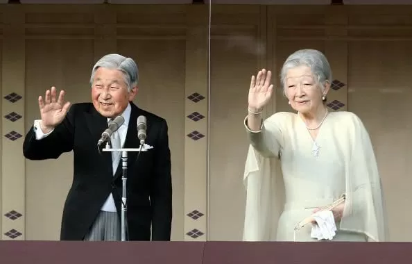 日本天皇看似尊贵高高在上 日媒：连基本人权都没有