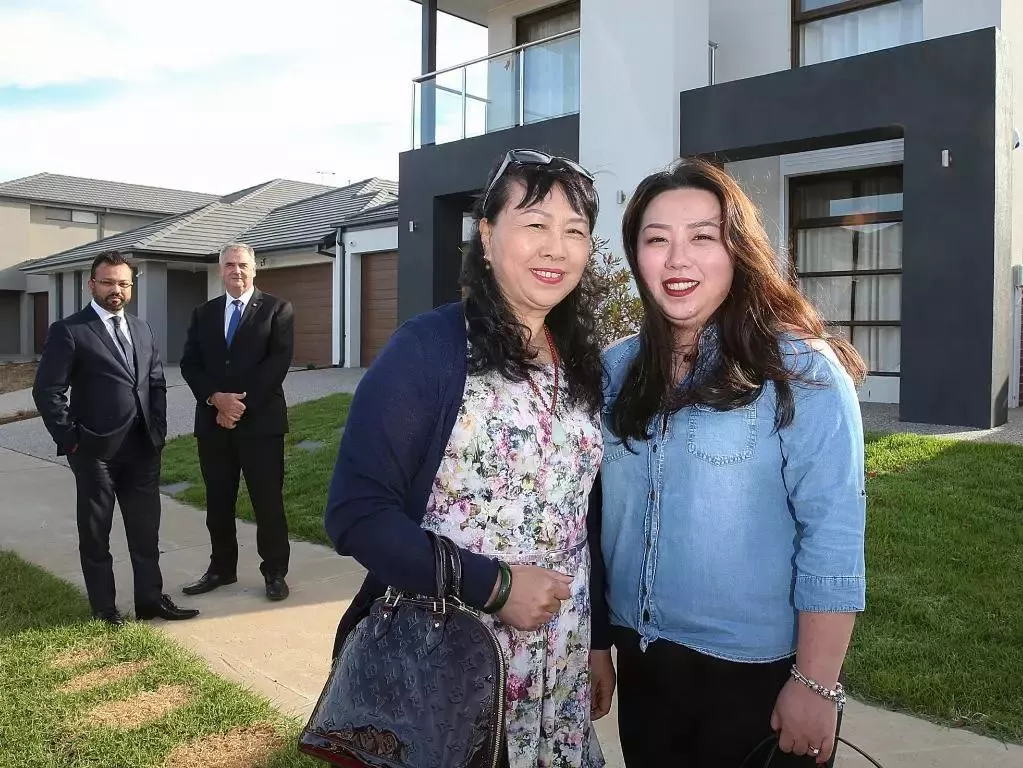 地产经纪辞职前吐血揭露: 为什么中国大妈不到加拿大买房了 大崩盘还没来