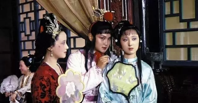 红楼梦里的惊天之秘，王熙凤和宝玉沦落为患难夫妻