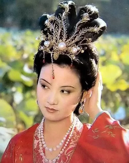 红楼梦里的惊天之秘，王熙凤和宝玉沦落为患难夫妻