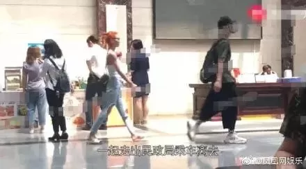 郭德纲前徒弟曹云金被曝出轨 逼老婆离婚! 老婆孕期连约6美女 一晚带3女回公寓