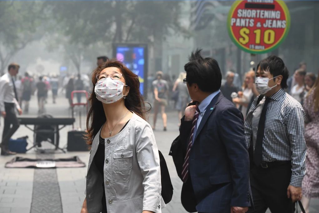 突发! 旅游胜地沦陷! 灾难级大火席卷全城 房屋尽毁 生灵涂炭!