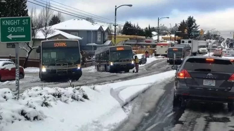 -40℃! 环境部发38个红色预警 暴雪砸城 温哥华秒变车祸现场! 全乱套了