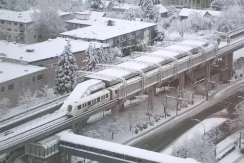 -40℃! 环境部发38个红色预警 暴雪砸城 温哥华秒变车祸现场! 全乱套了